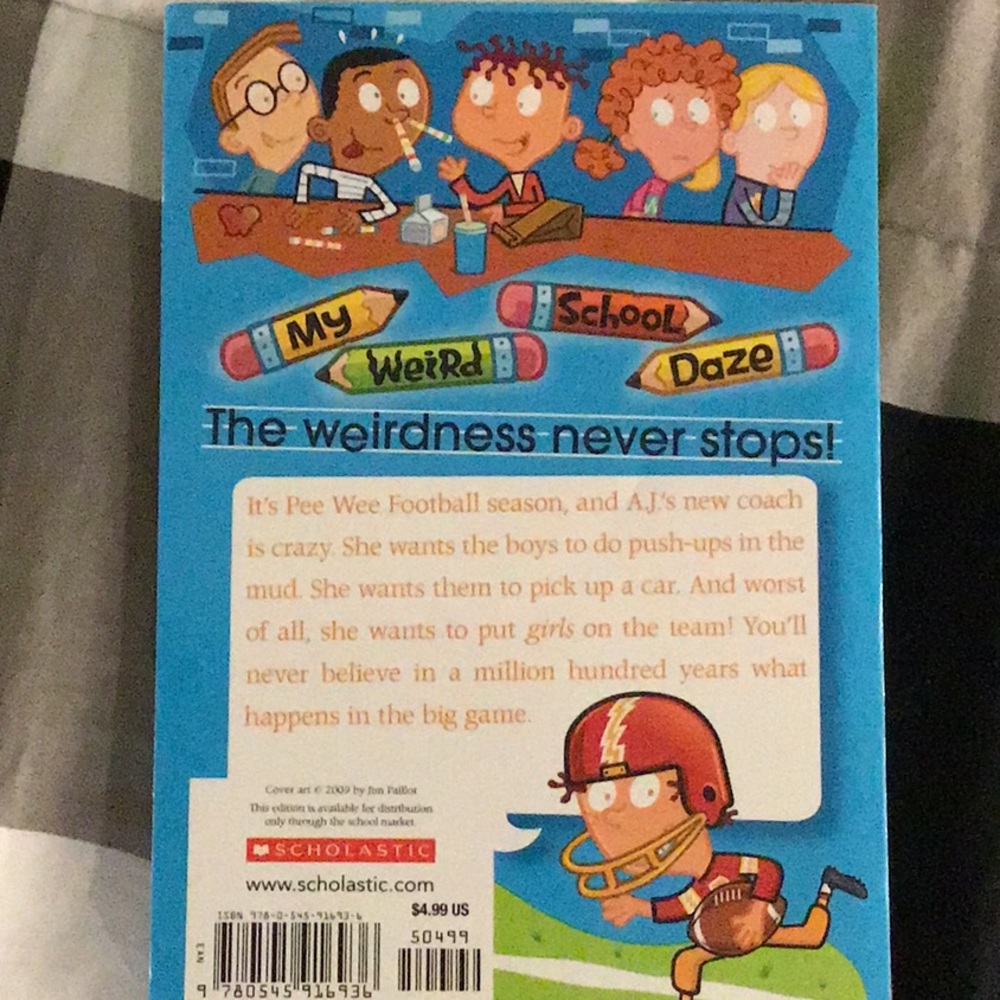 Books - Picture 5 of 6